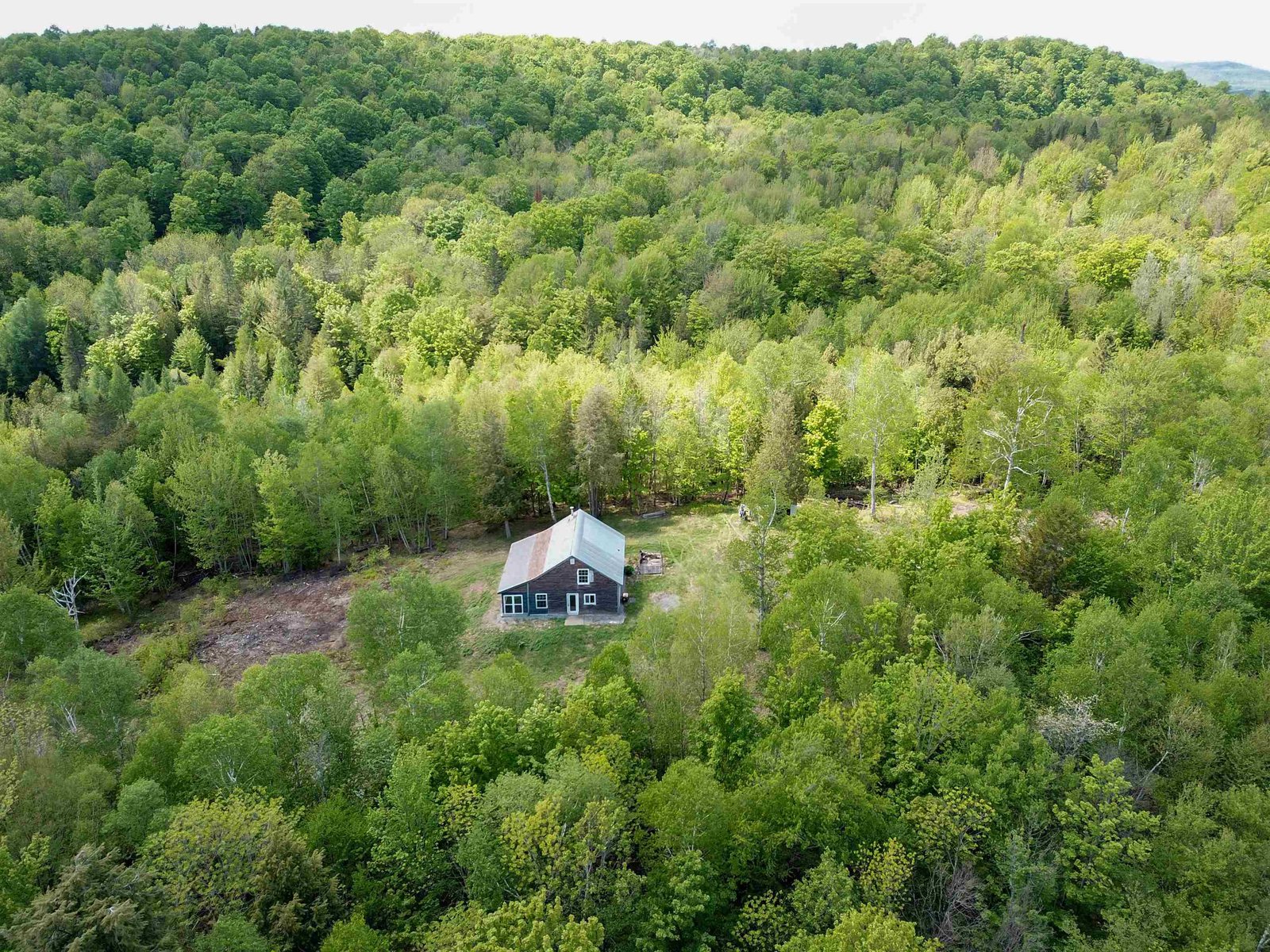 990 Daniels West Road