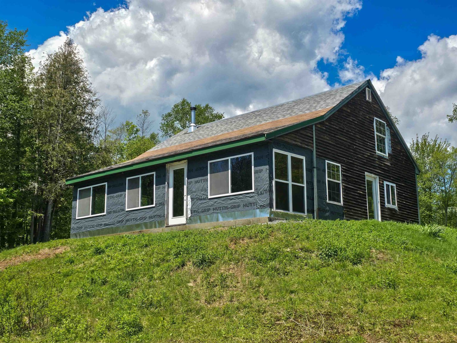 990 Daniels West Road
