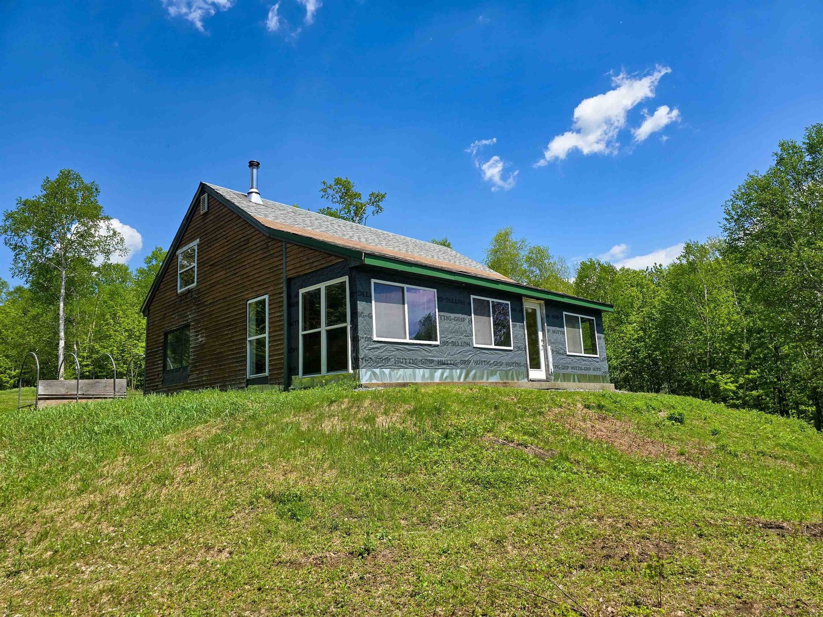 990 Daniels West Road