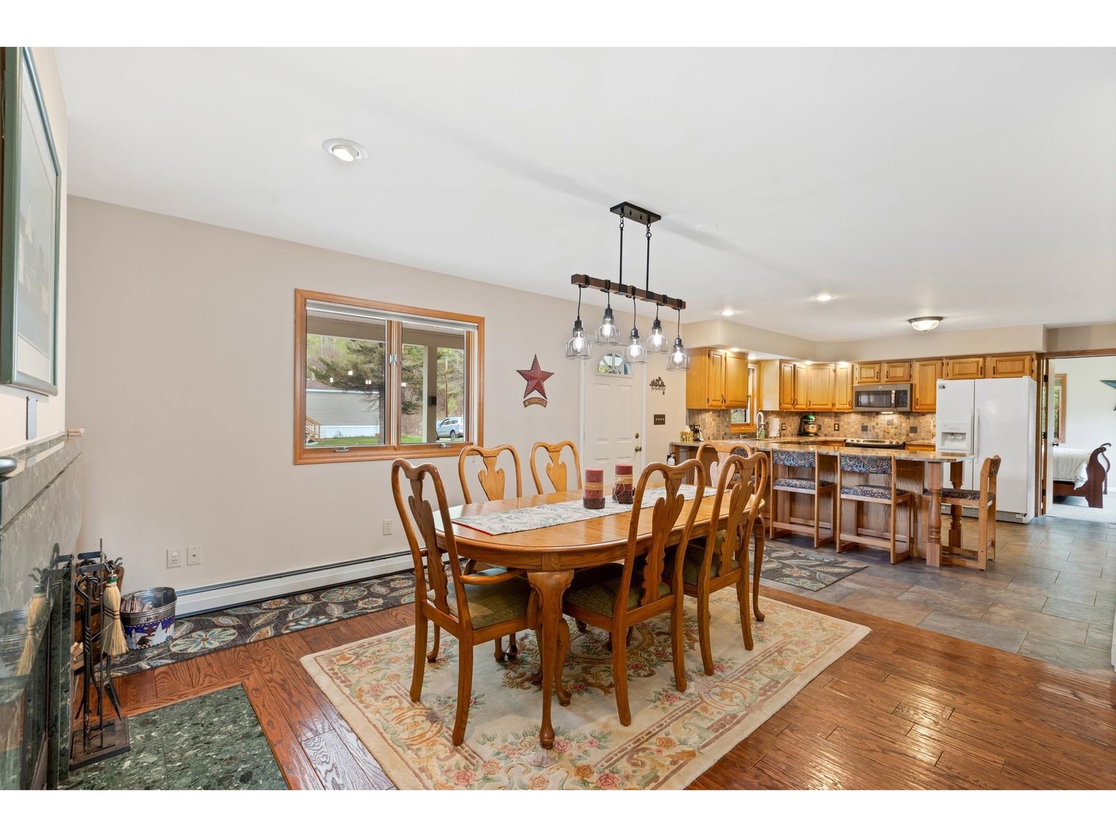 Open Kitchen Dining Concept