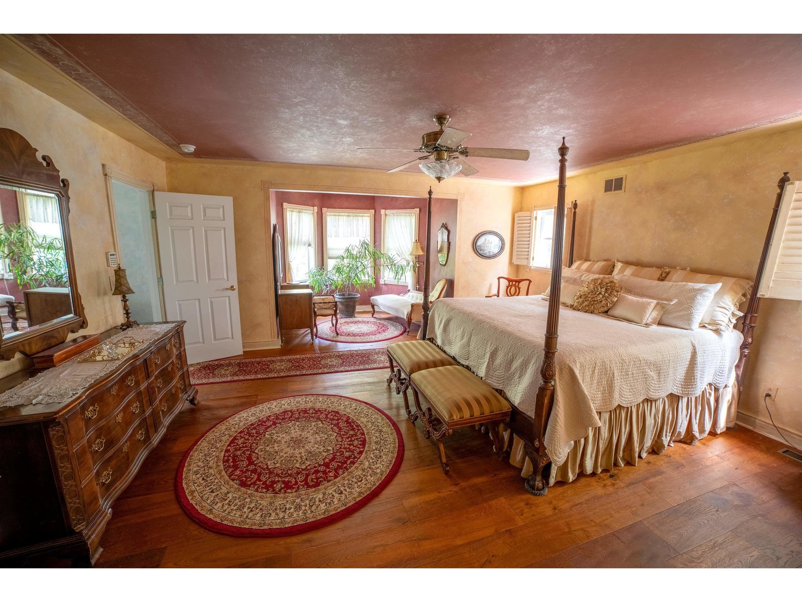 Main House Bedroom 1