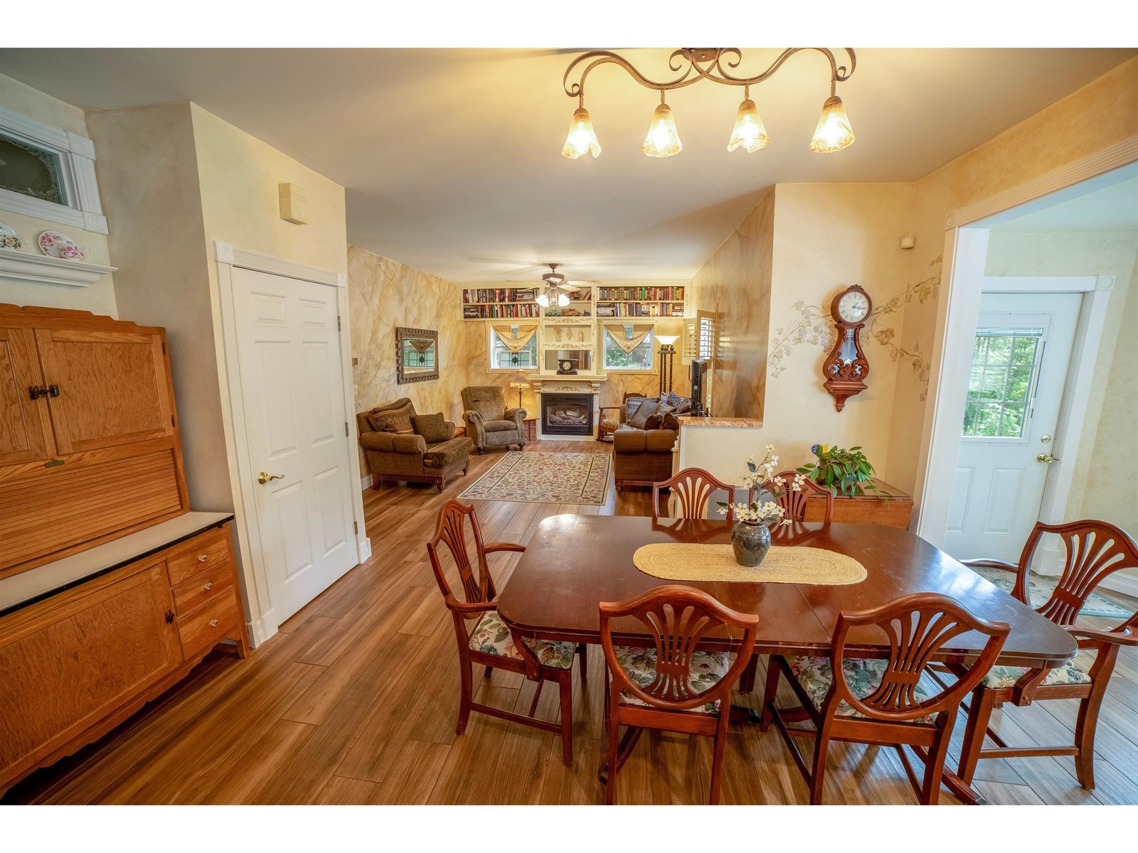 Dinning / Kitchen