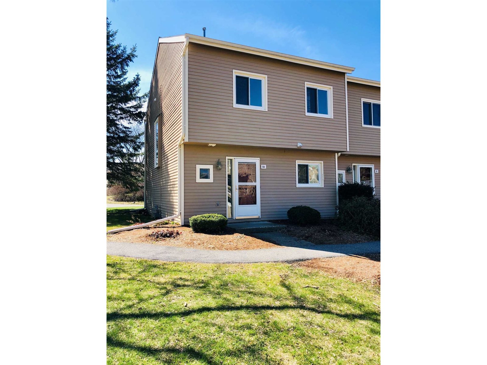 B4 Stonehedge Drive, South Burlington