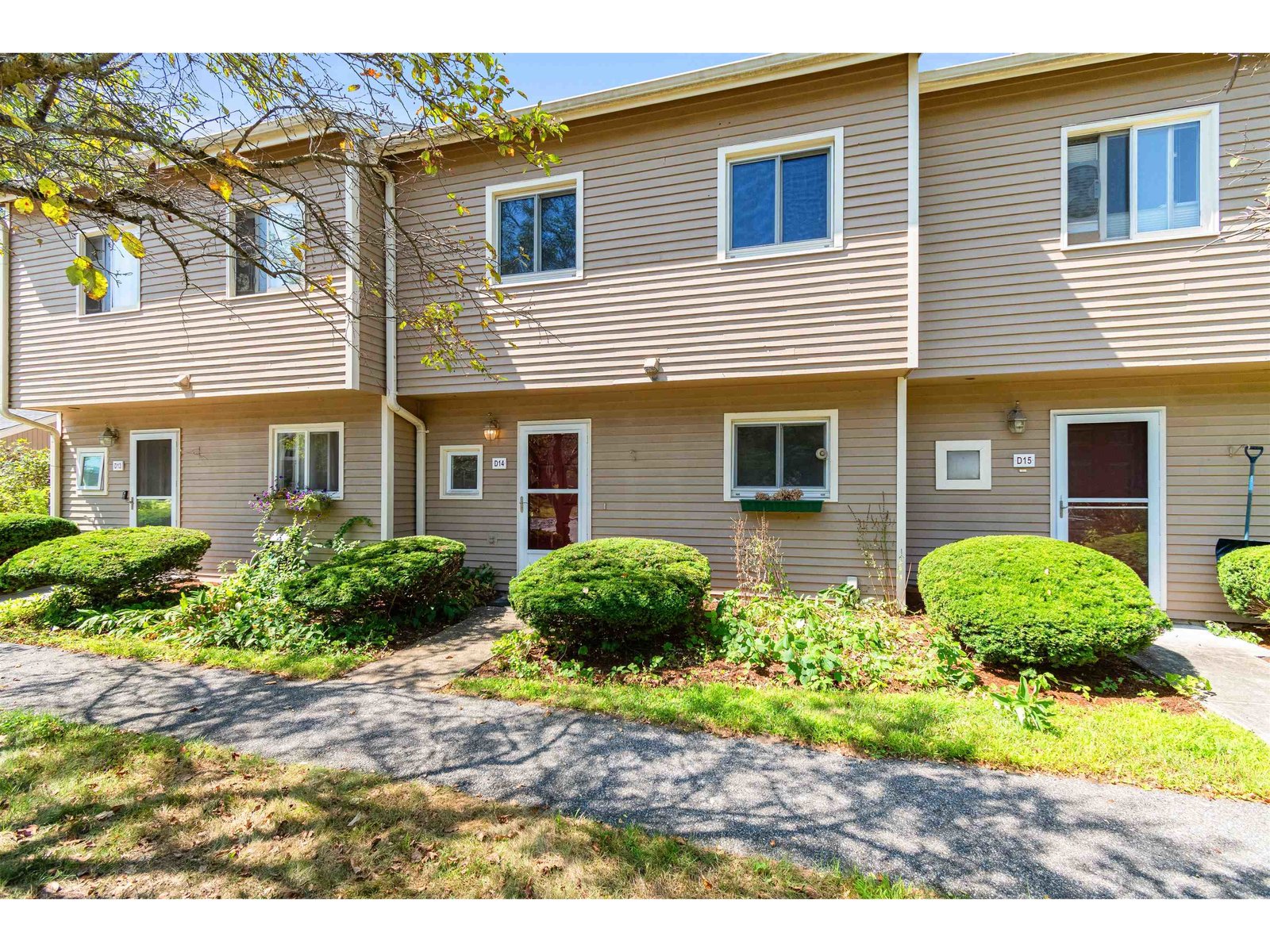 D14 Stonehedge Drive, South Burlington