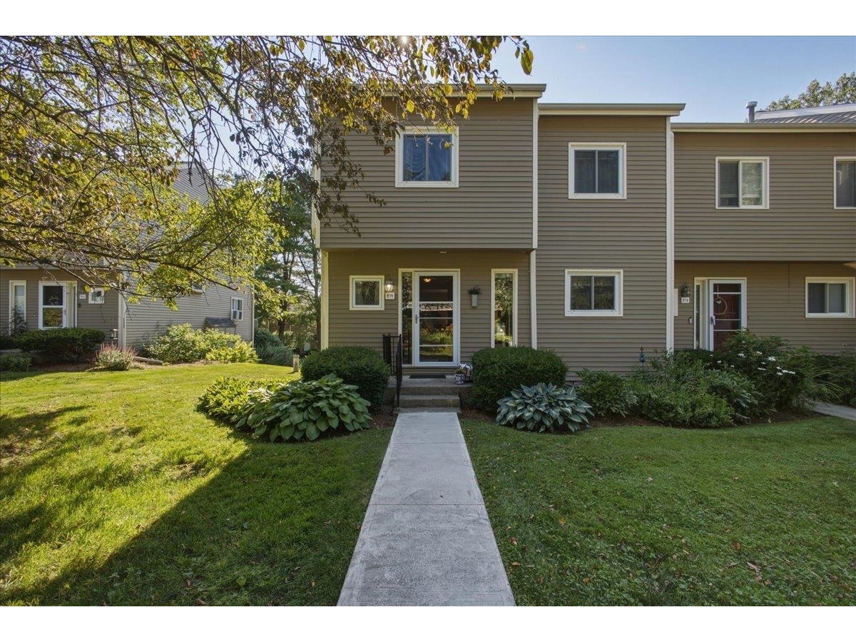 E11 Stonehedge Drive, South Burlington