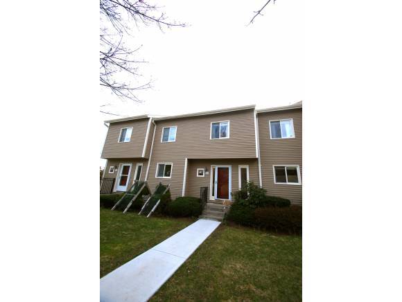 E15 Stonehedge Drive, Unit E15