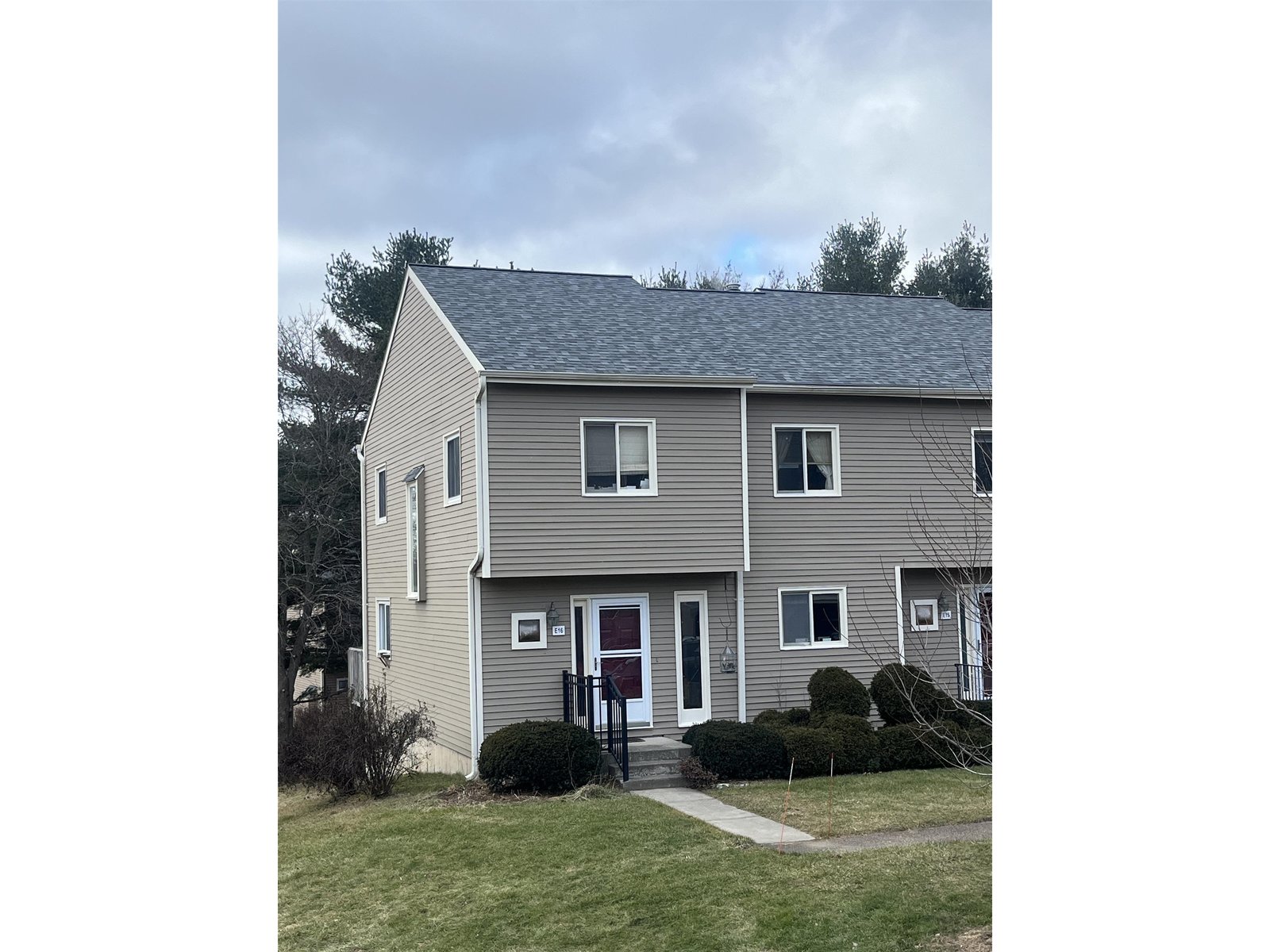 E16 Stonehedge Drive, South Burlington