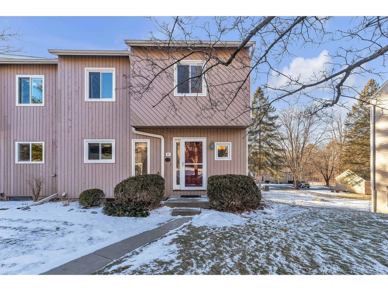 E5 Stonehedge Drive