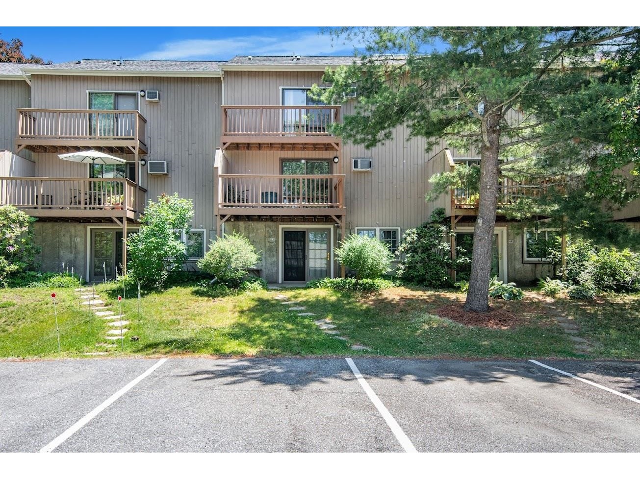 H3 Stonehedge Drive, Unit 3