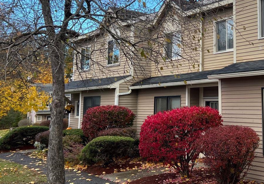 J2 Stonehedge Drive, South Burlington