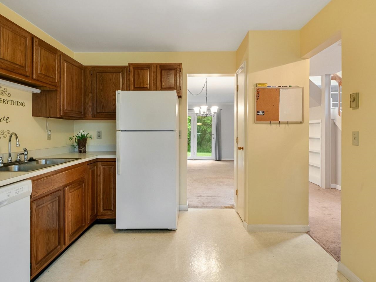 Dining/living off the kitchen
