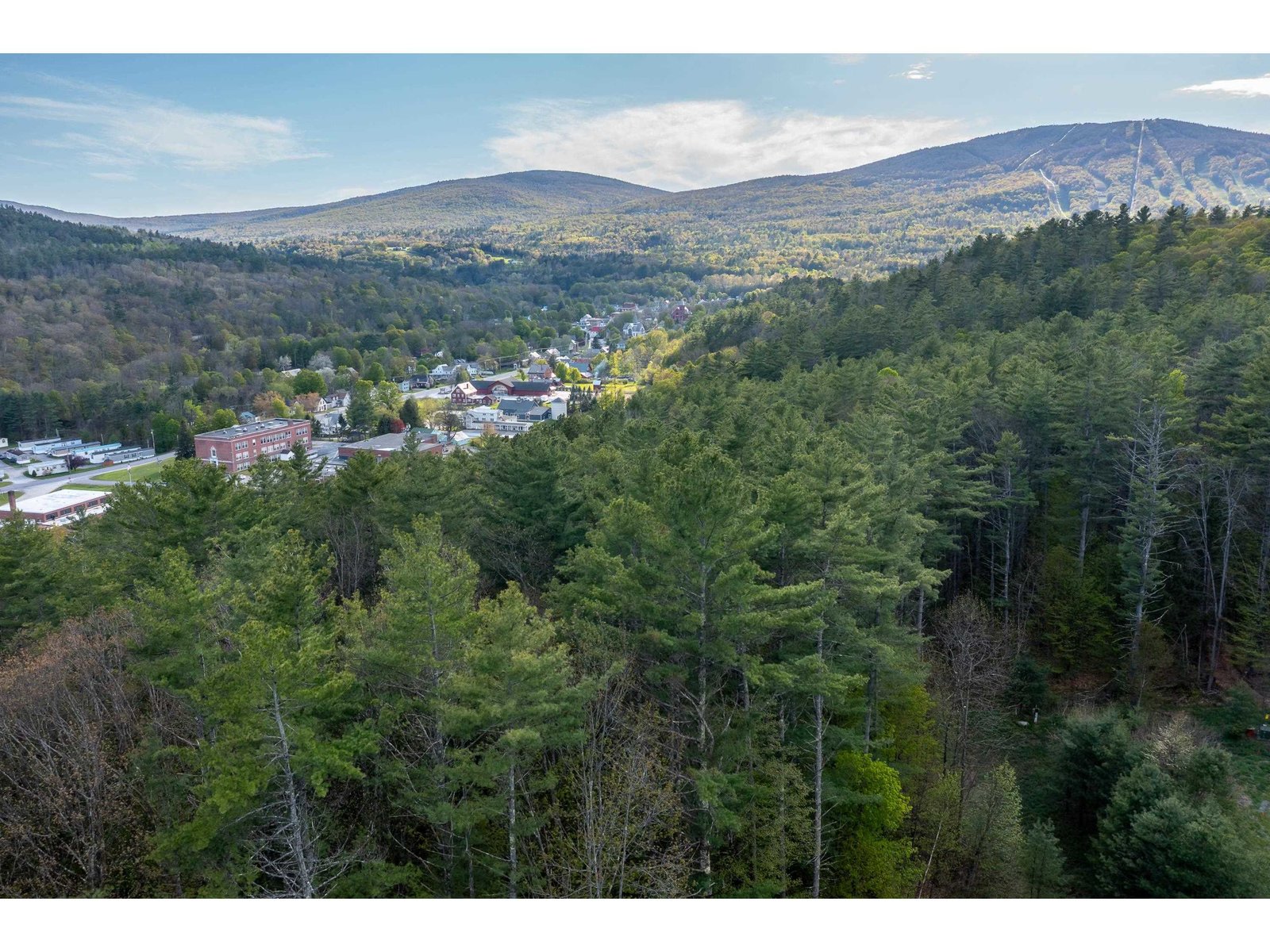 Minutes to Okemo and Ludlow Village amenities