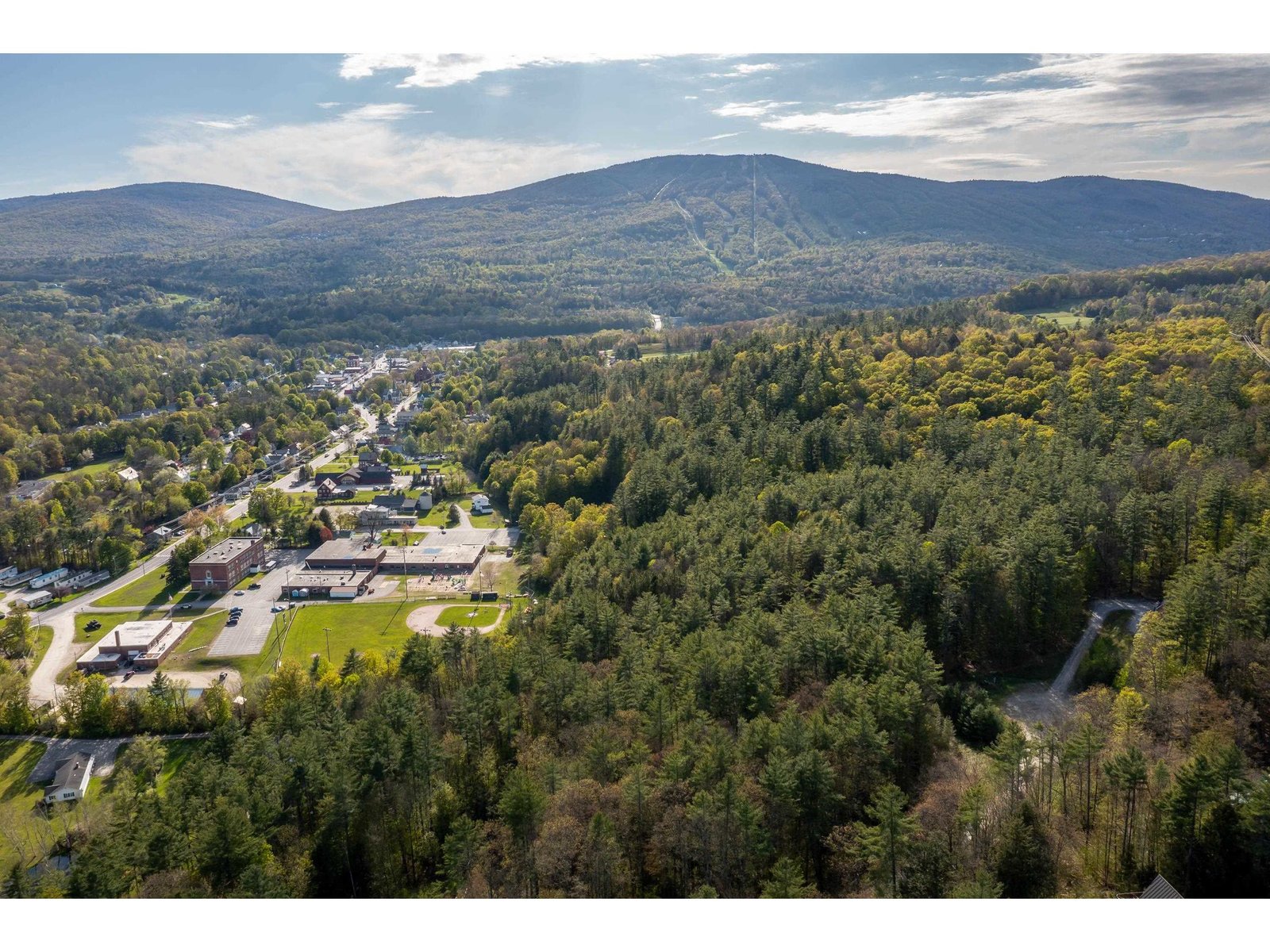 Possible seasonal mountain views