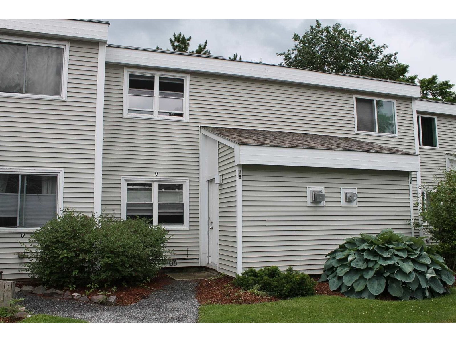 U8 Grandview Drive, Unit 8