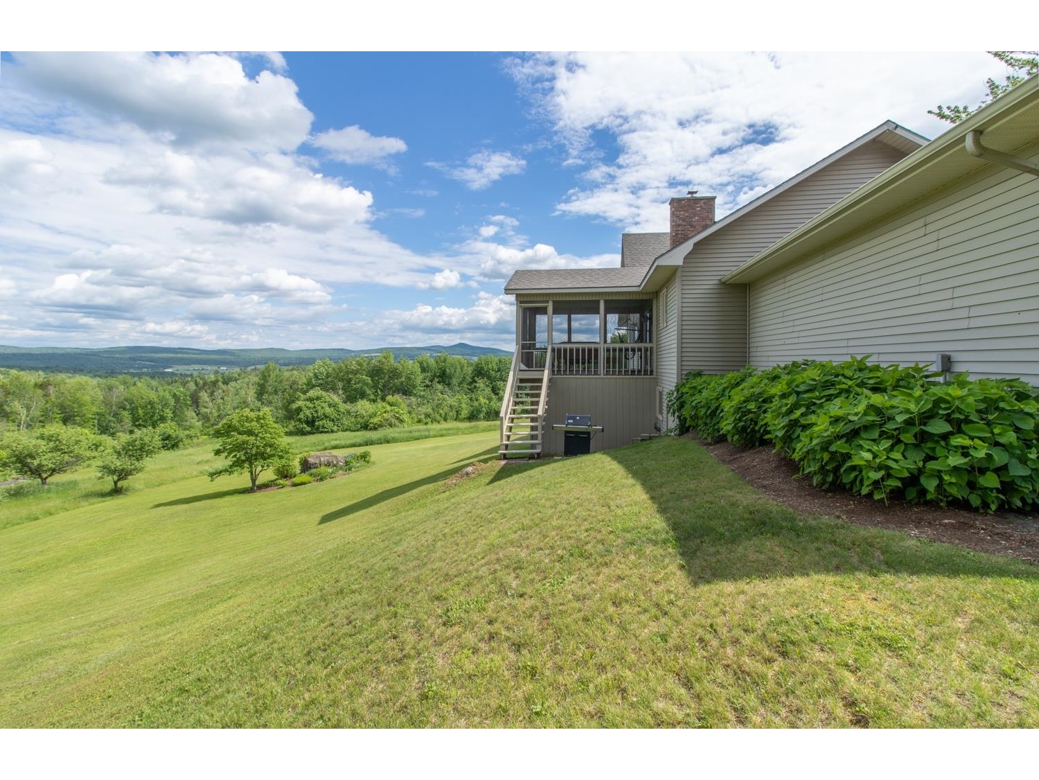4373 East Hill Road, Troy