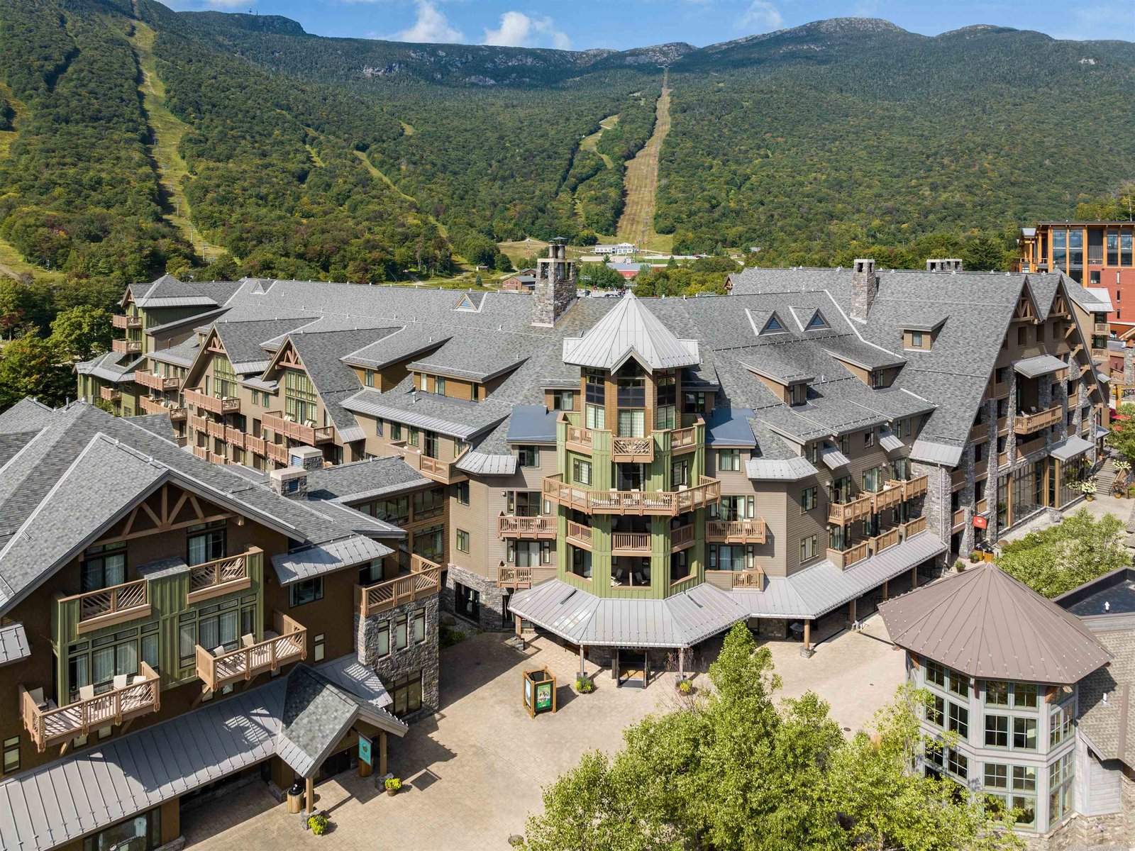 7412 Mountain Road, Stowe
