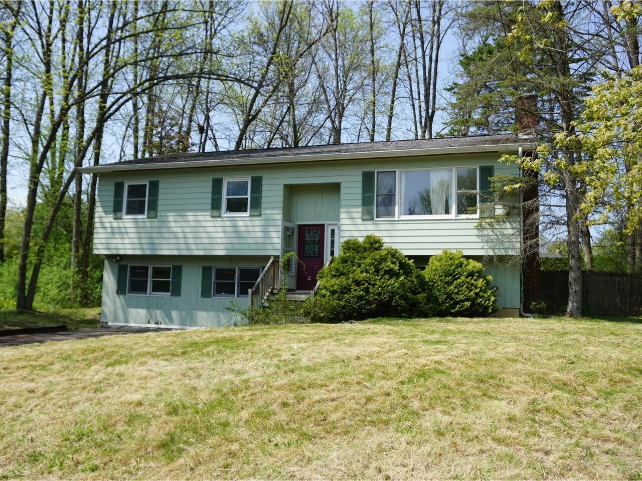 281 Hedgerow Drive, Shelburne