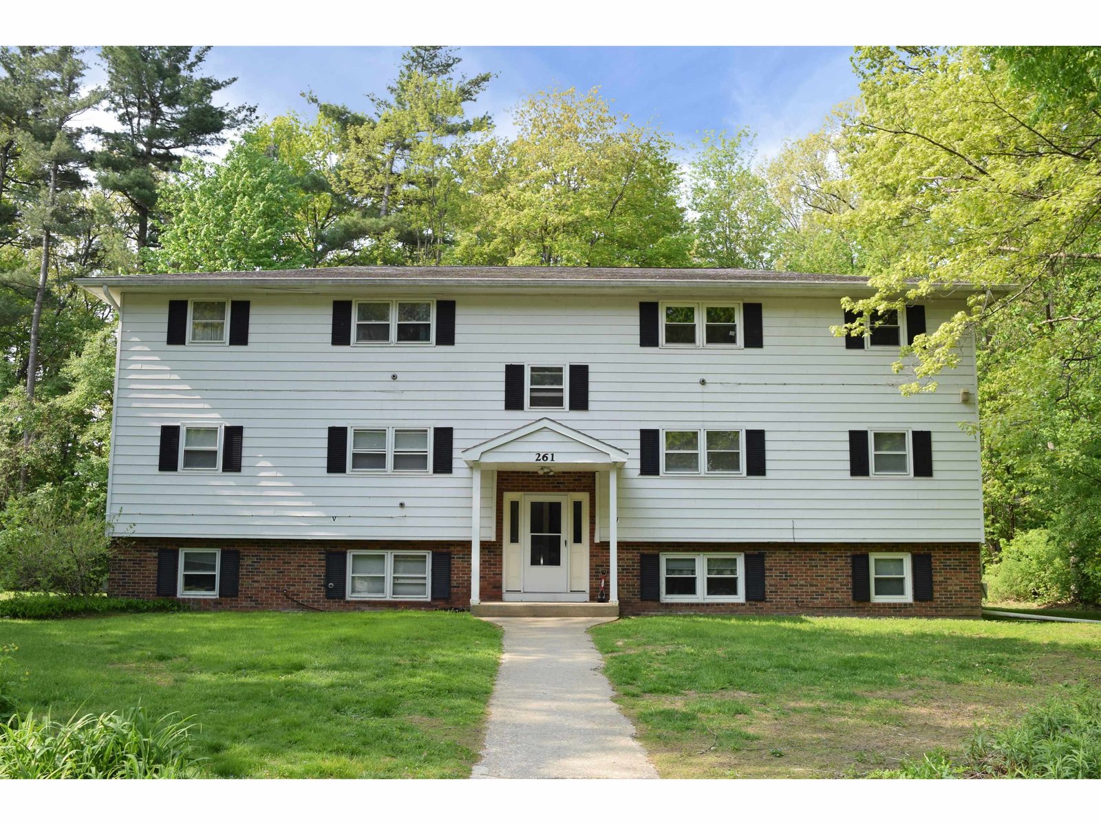U8 Grandview Drive, Unit 8 South Burlington, Vermont Sold in 2016