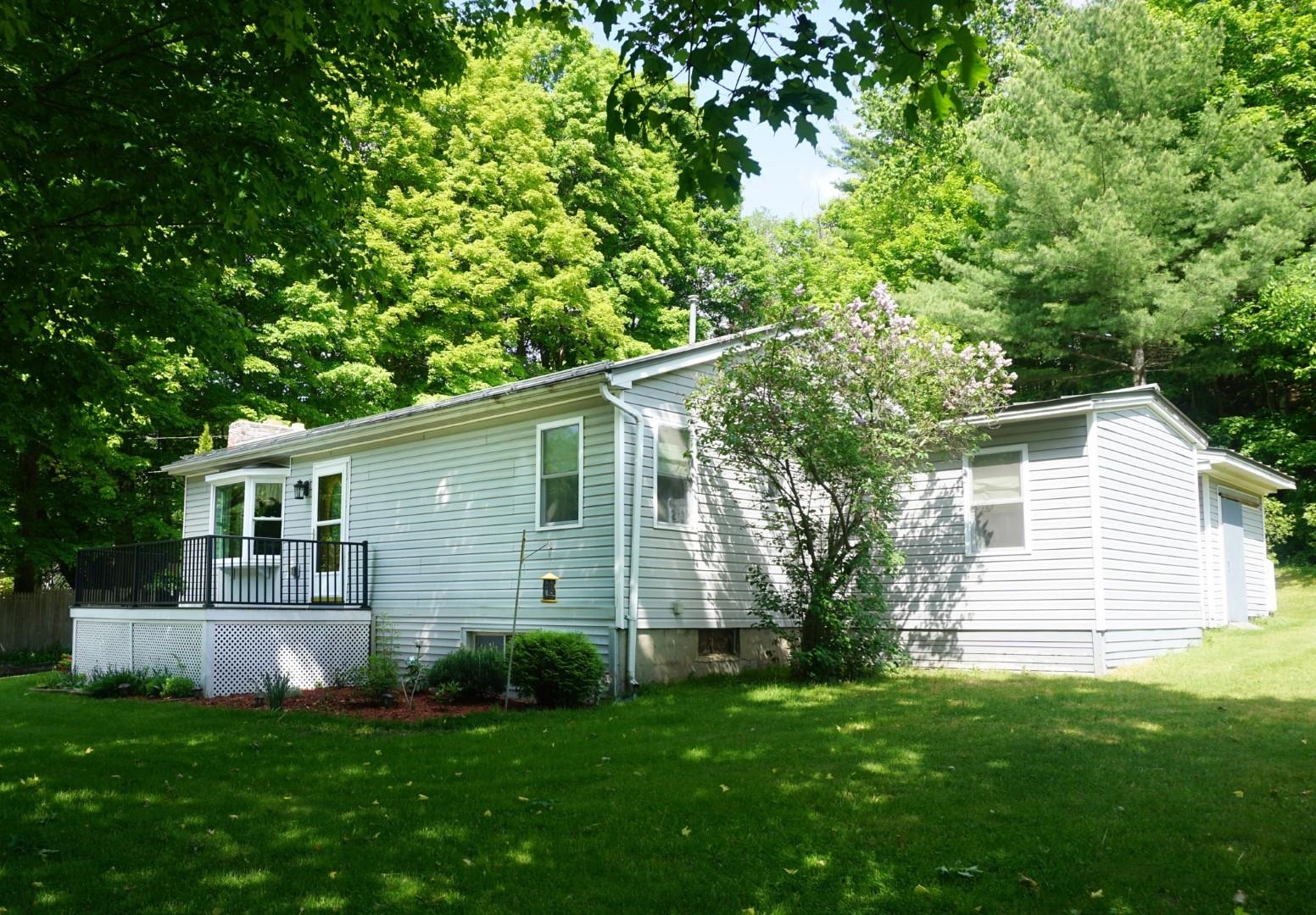 90 Railroad Street, Milton