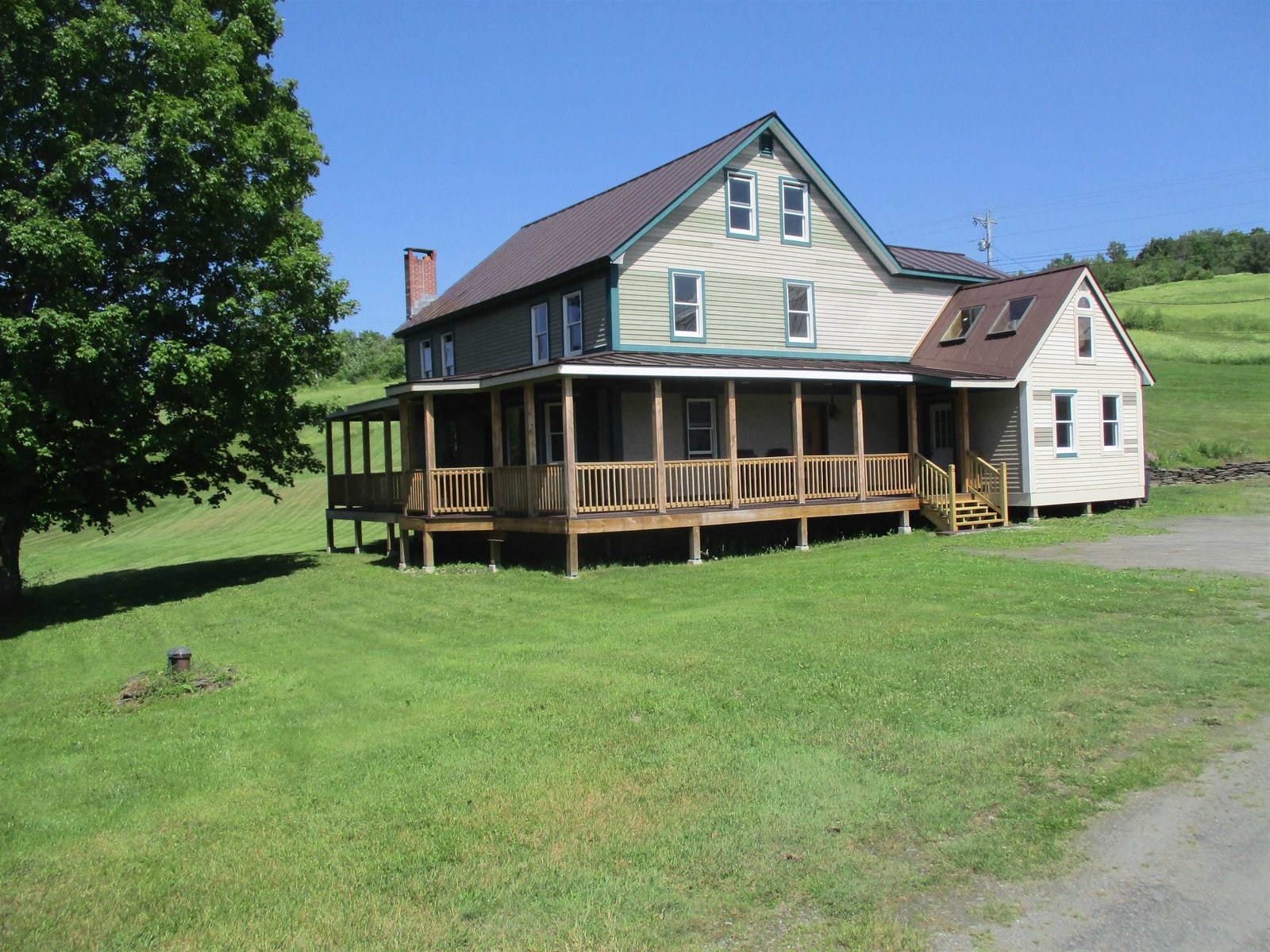 1764 Northfield Road, Brookfield
