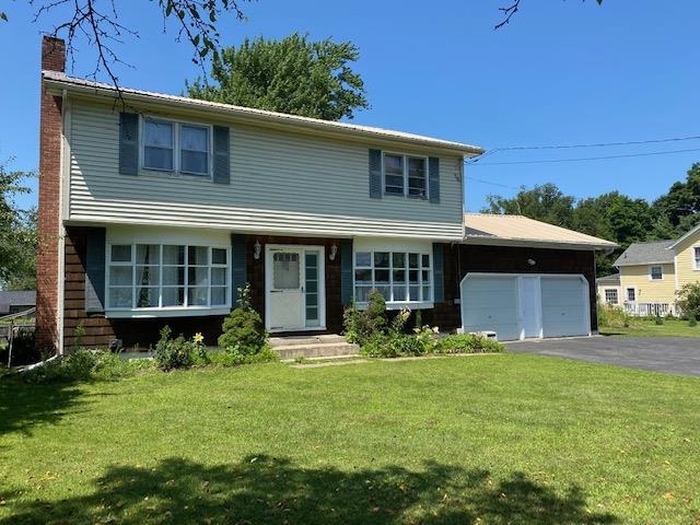 890 Essex Road, Williston