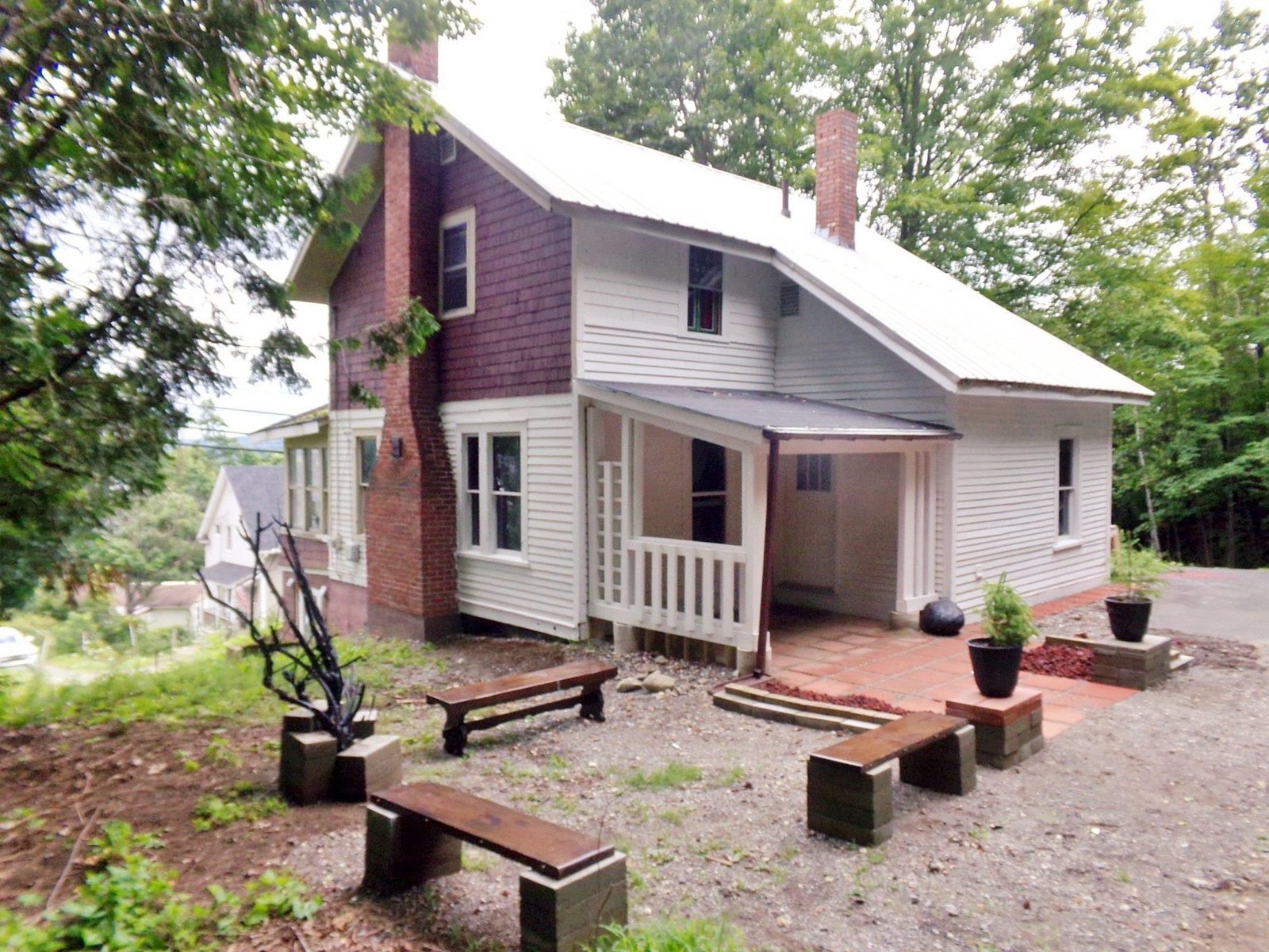 145 Highland Avenue, Newport City