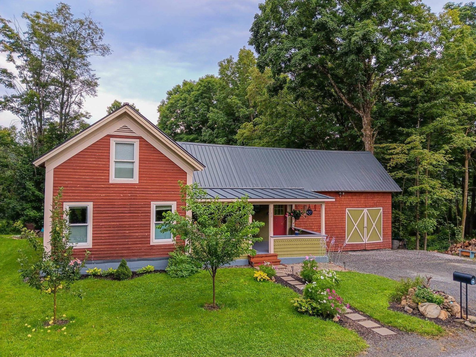 40 Green Mountain Road, Montgomery