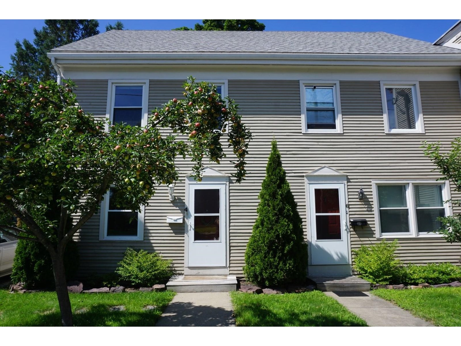 4 Strong Street, Burlington