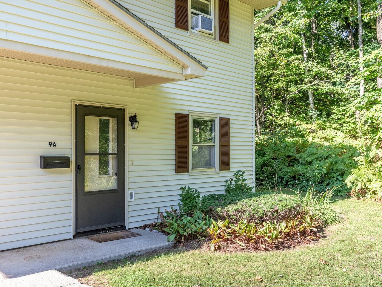 86 Pinecrest Drive, Essex