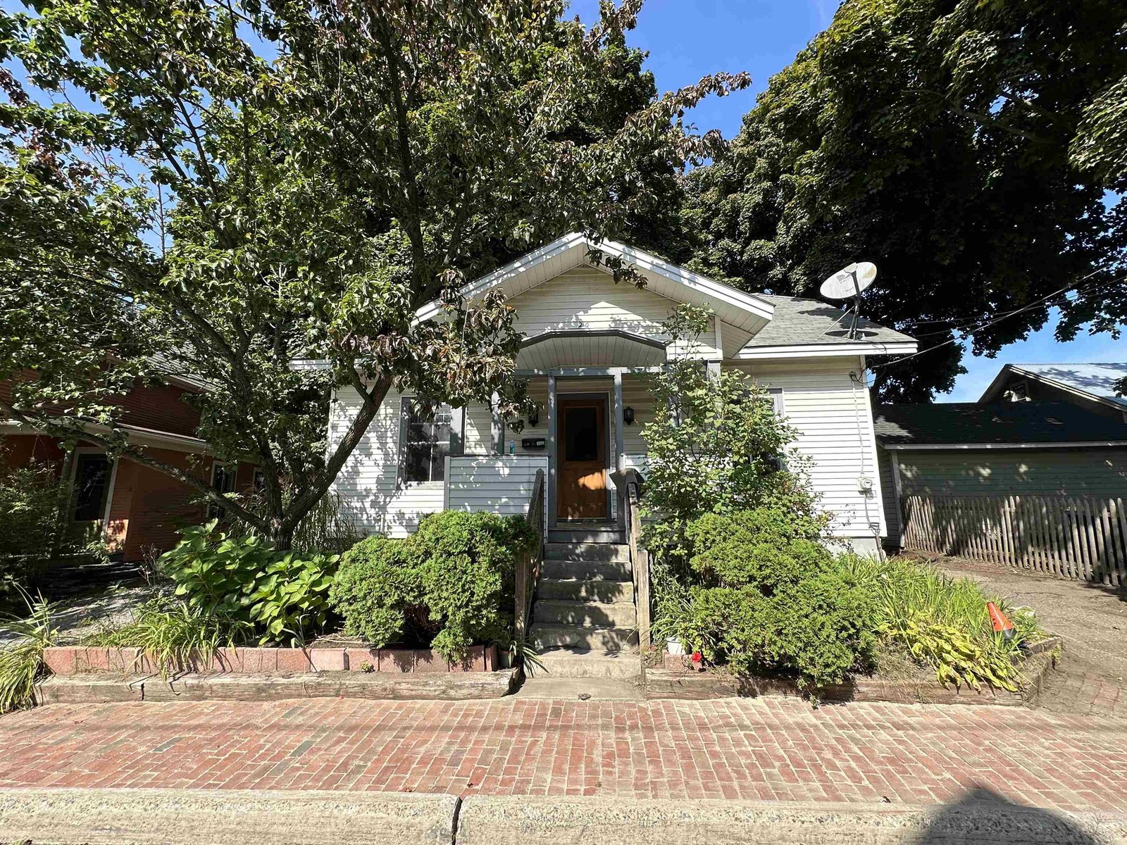 20 Poplar Street, Burlington