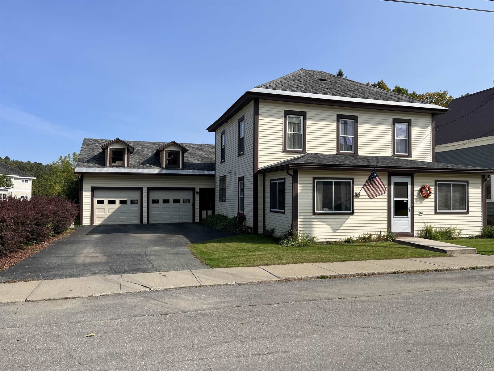 75 Autumn Street, Newport City