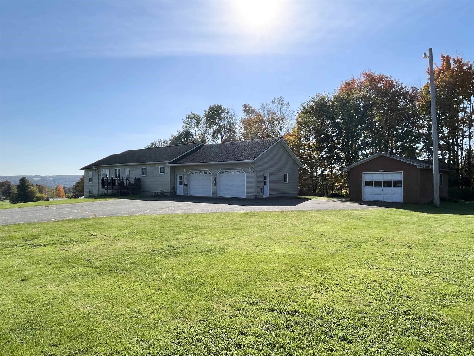 1641 VT RT 105, Troy