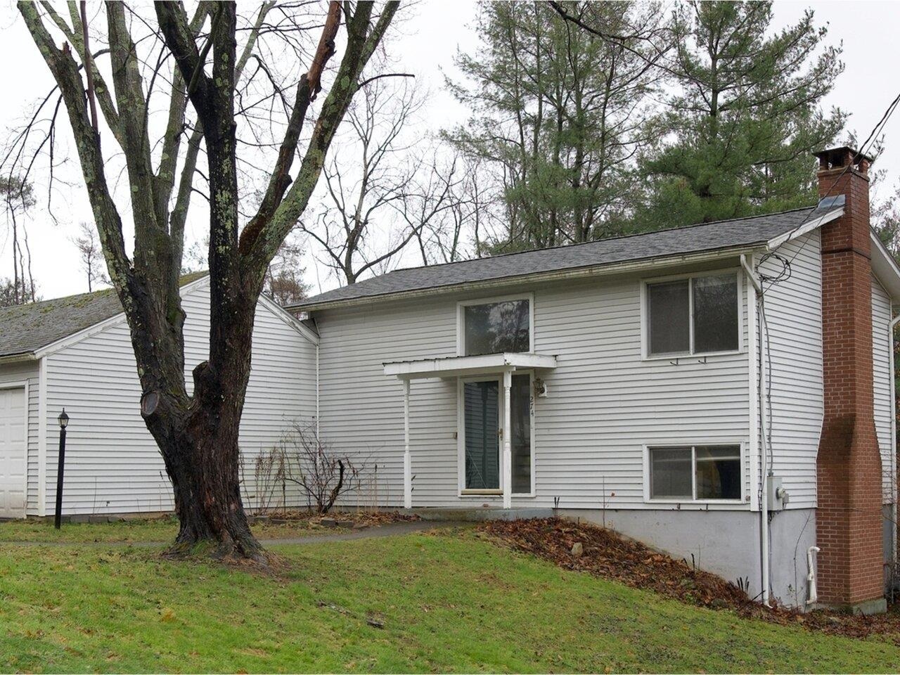 274 Stonybrook Drive, Williston