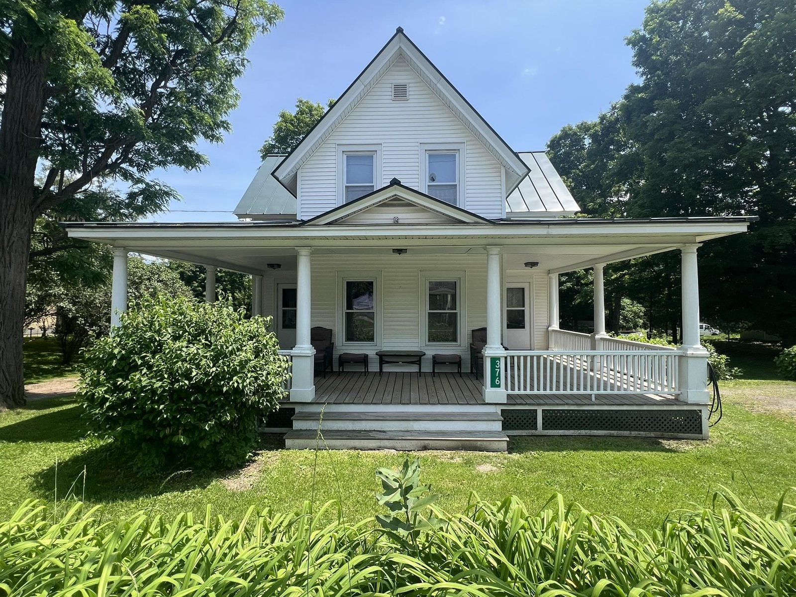 376 Route 15, Jericho