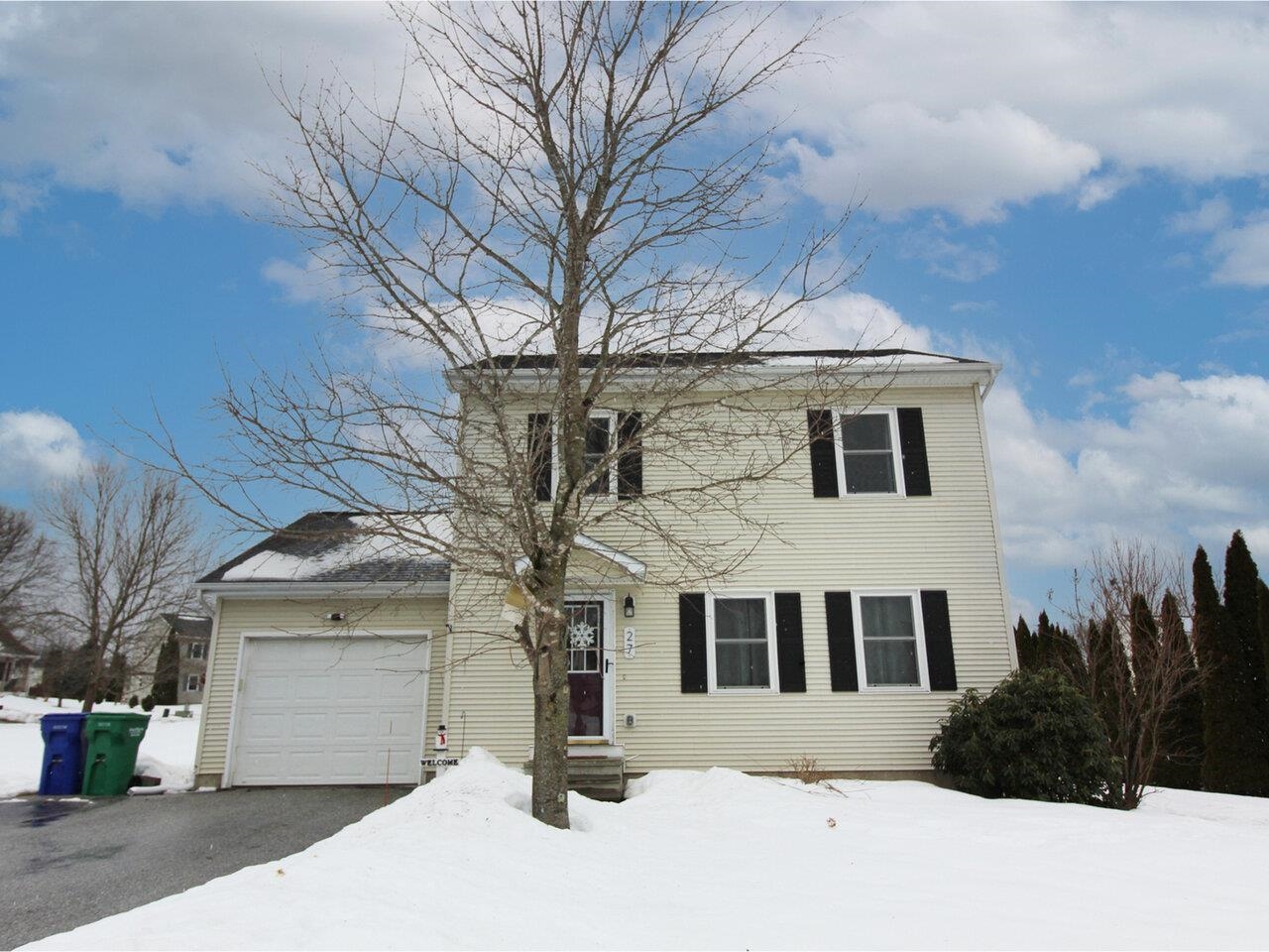 27 Hunting Ridge Lane, Milton