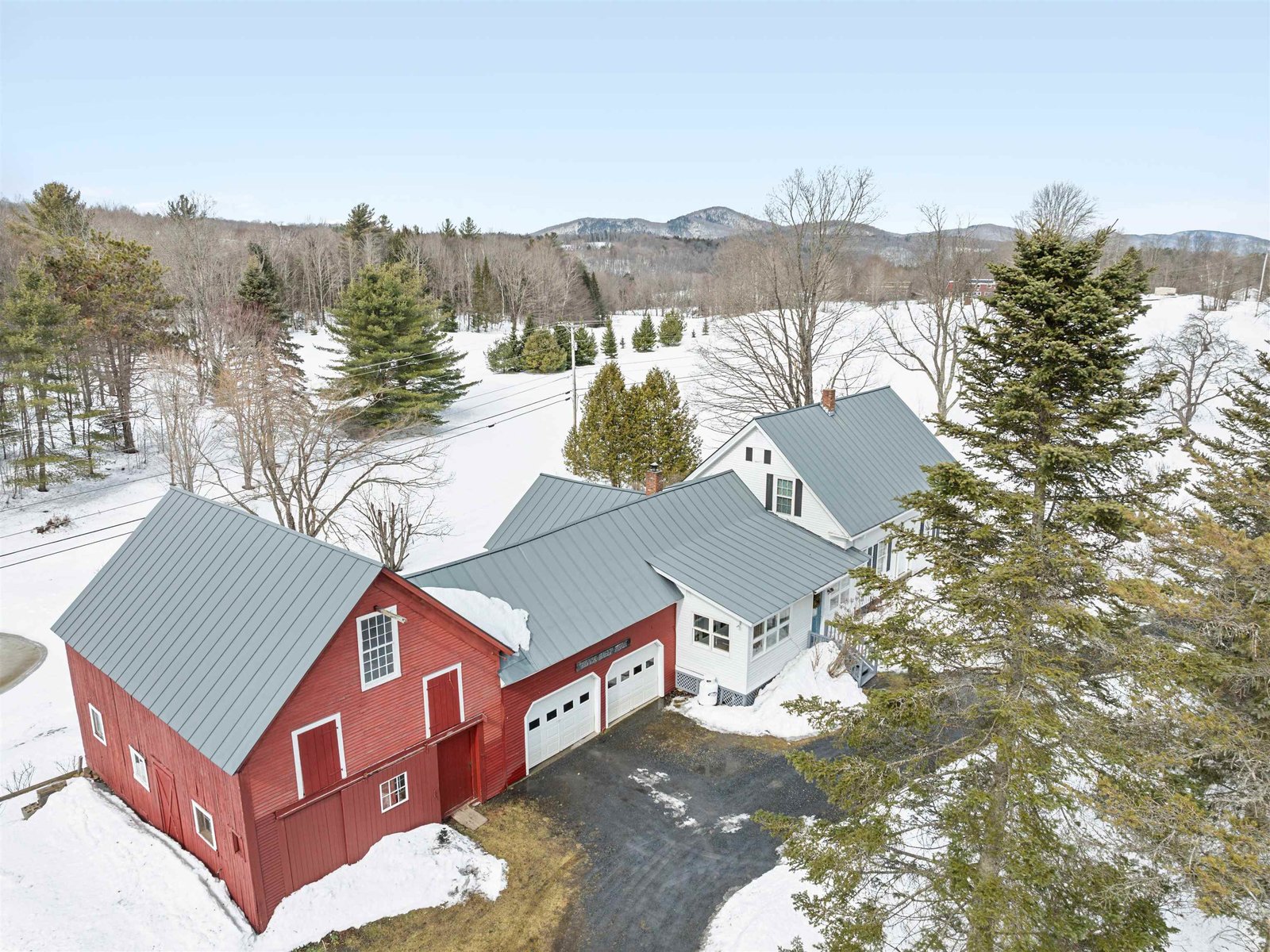 9521 County Road, Calais