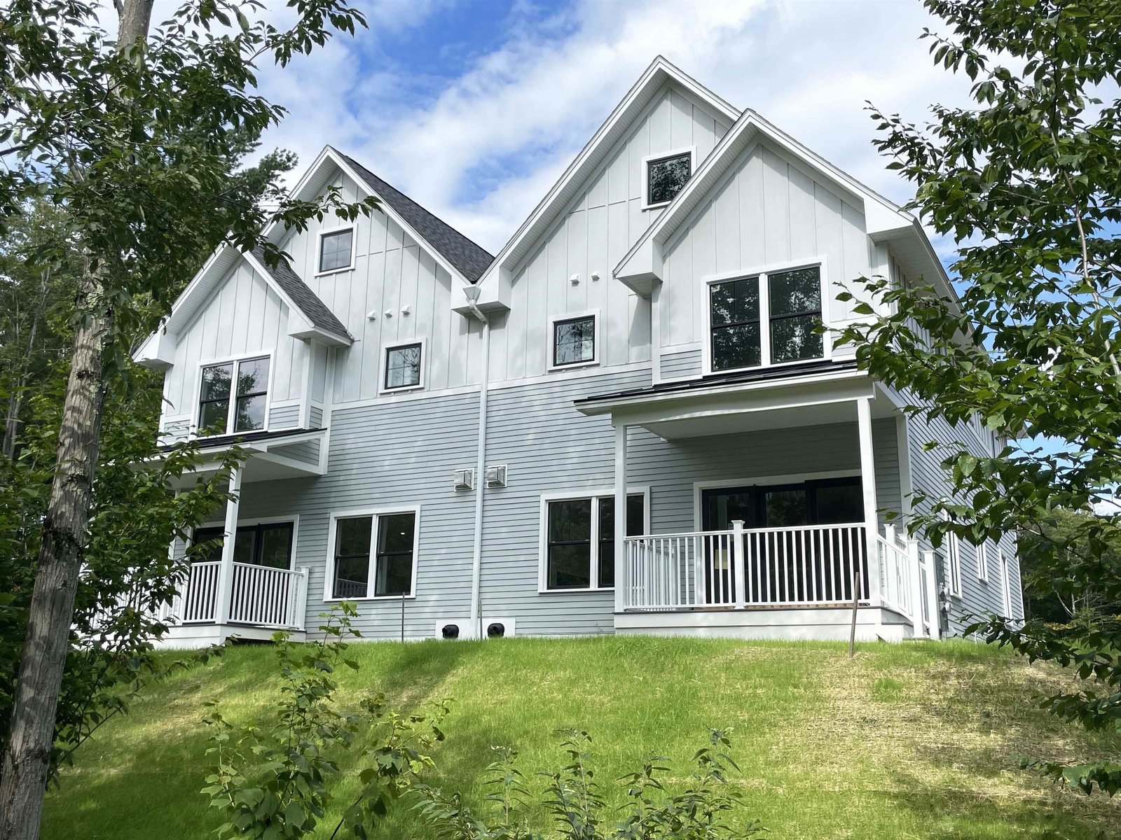 46 Domino Drive, Warren