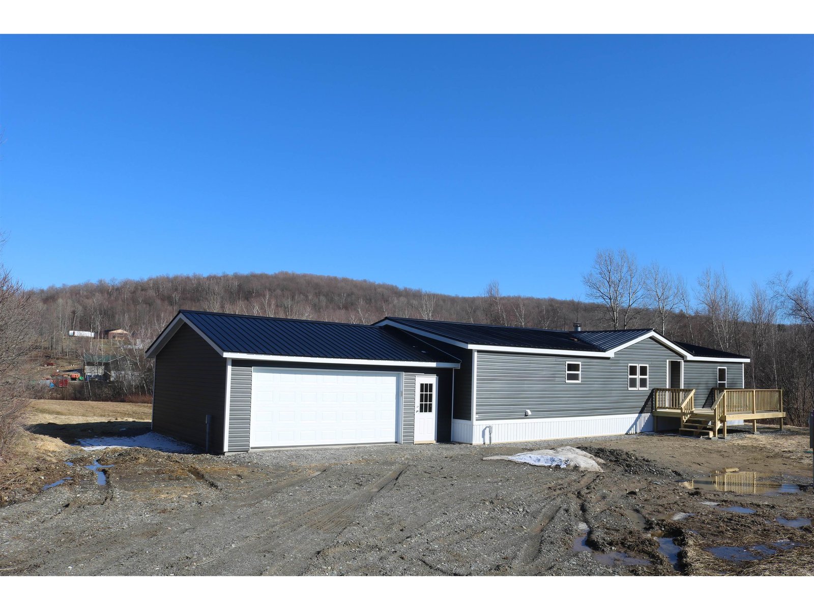 1088 Swamp Road, Sheldon