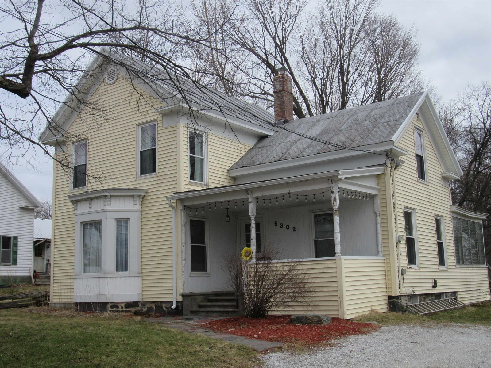 5302 Main Street, Franklin