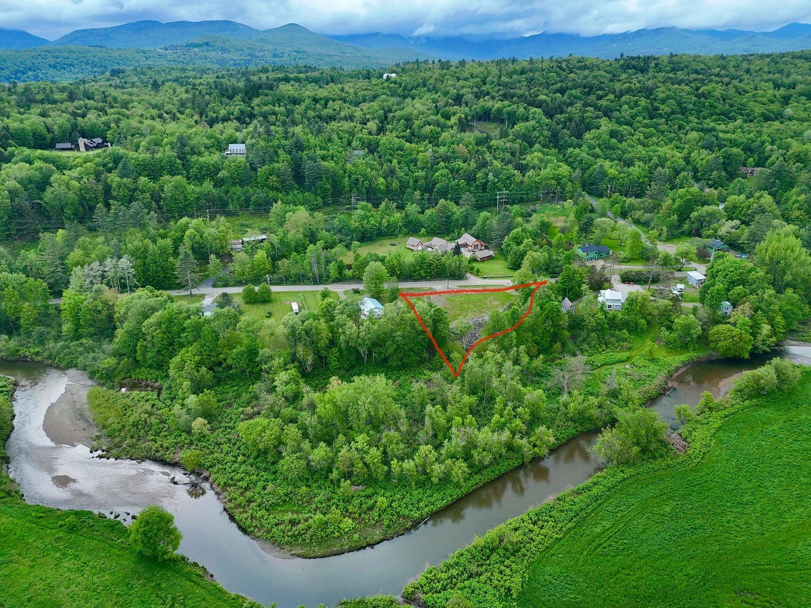 859 River Road, Stowe