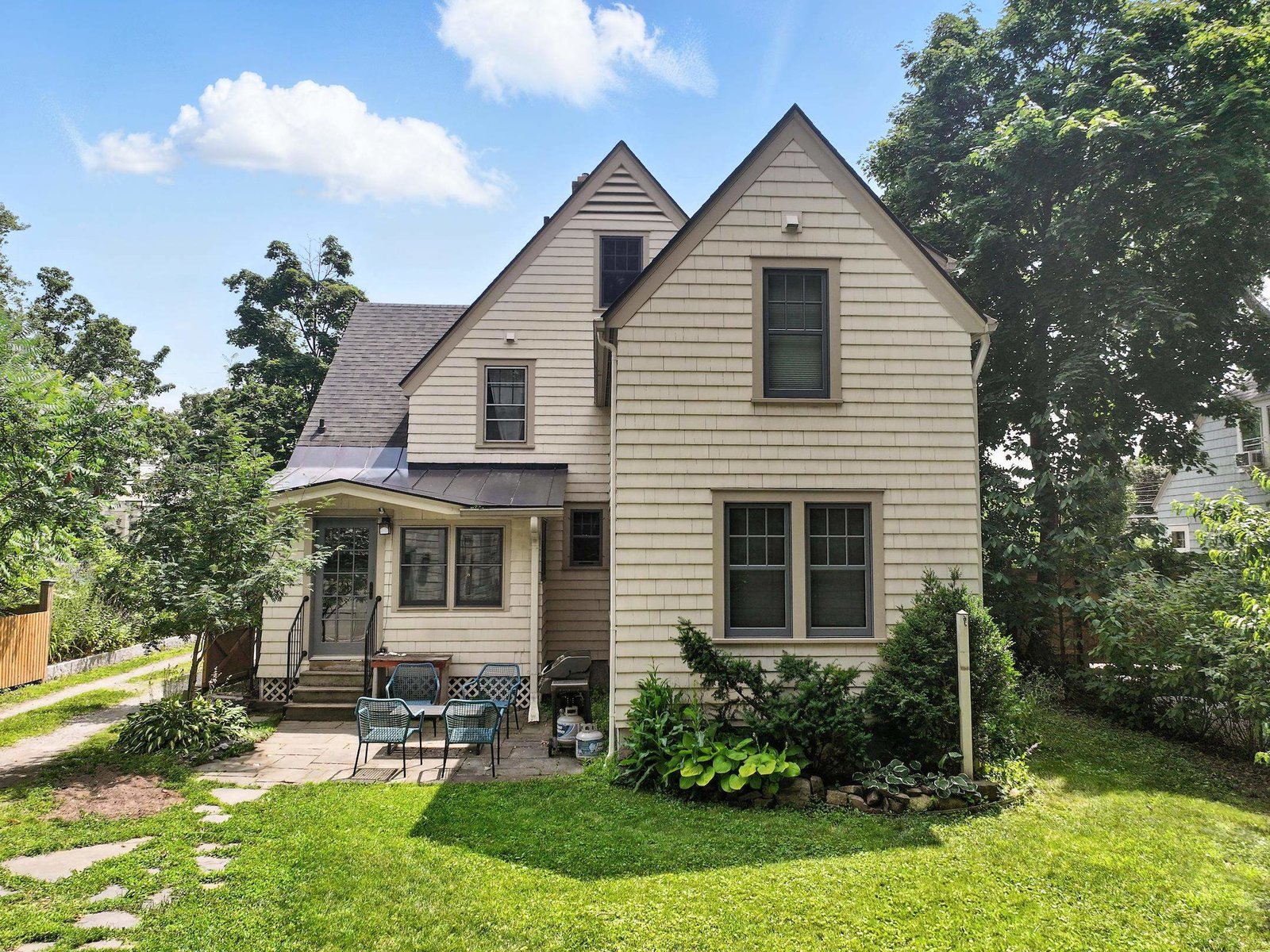 198 Home Avenue, Burlington