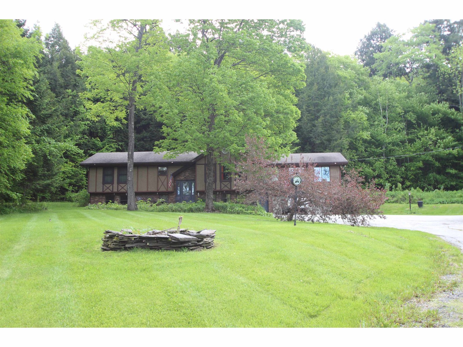 1824 Paine Turnpike South, Berlin