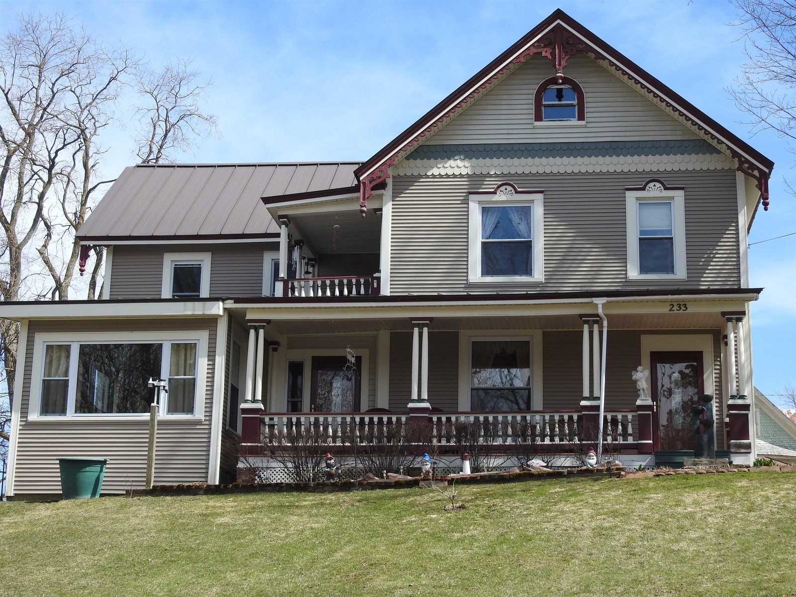 233 South Main Street, Richford