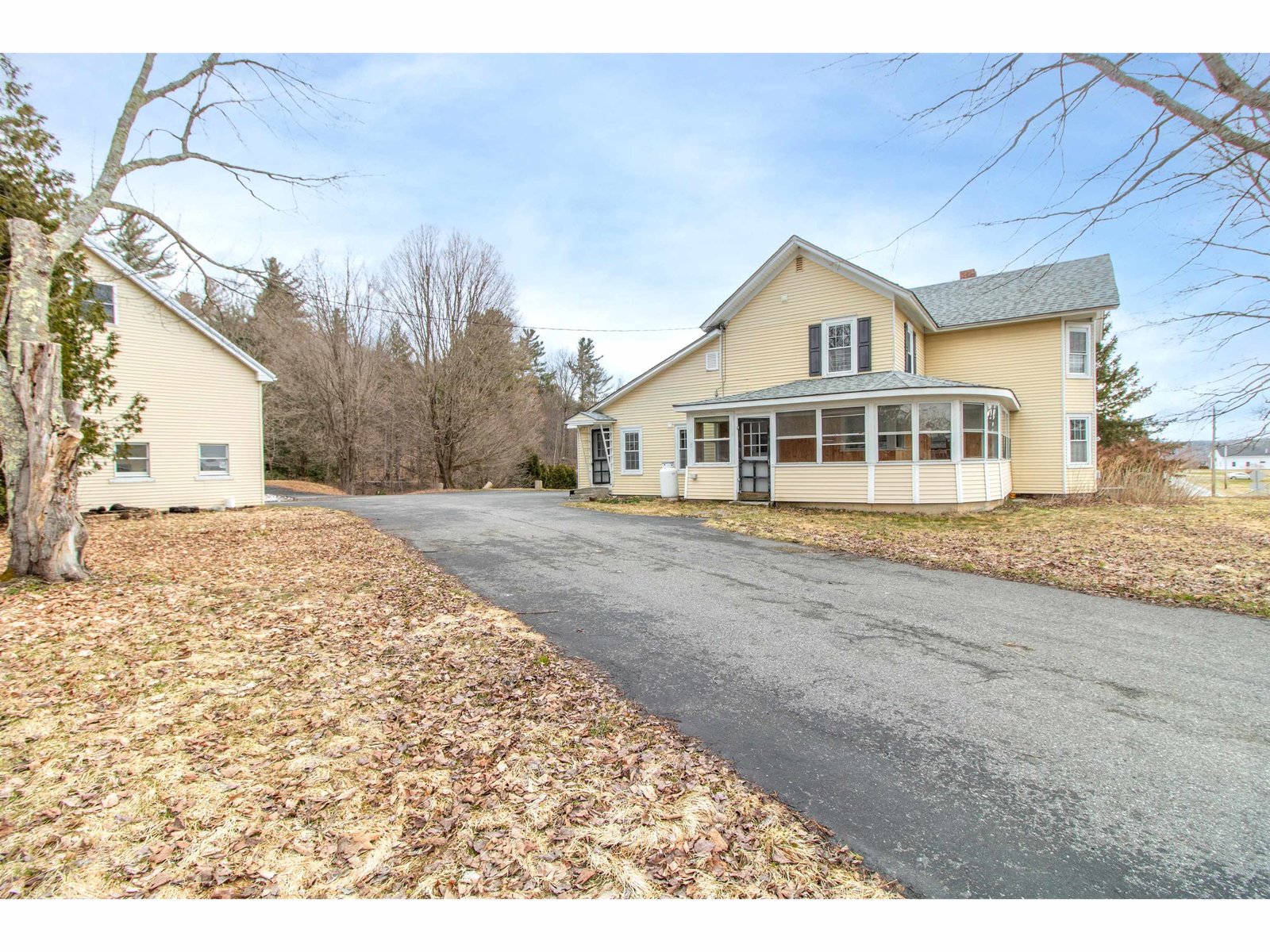 918 VT RT 100, Westfield