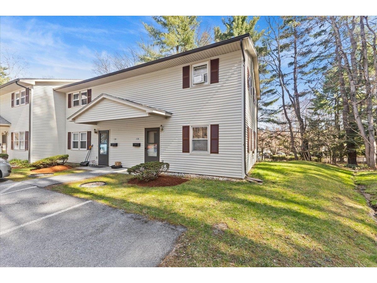 86 Pinecrest Drive, Essex
