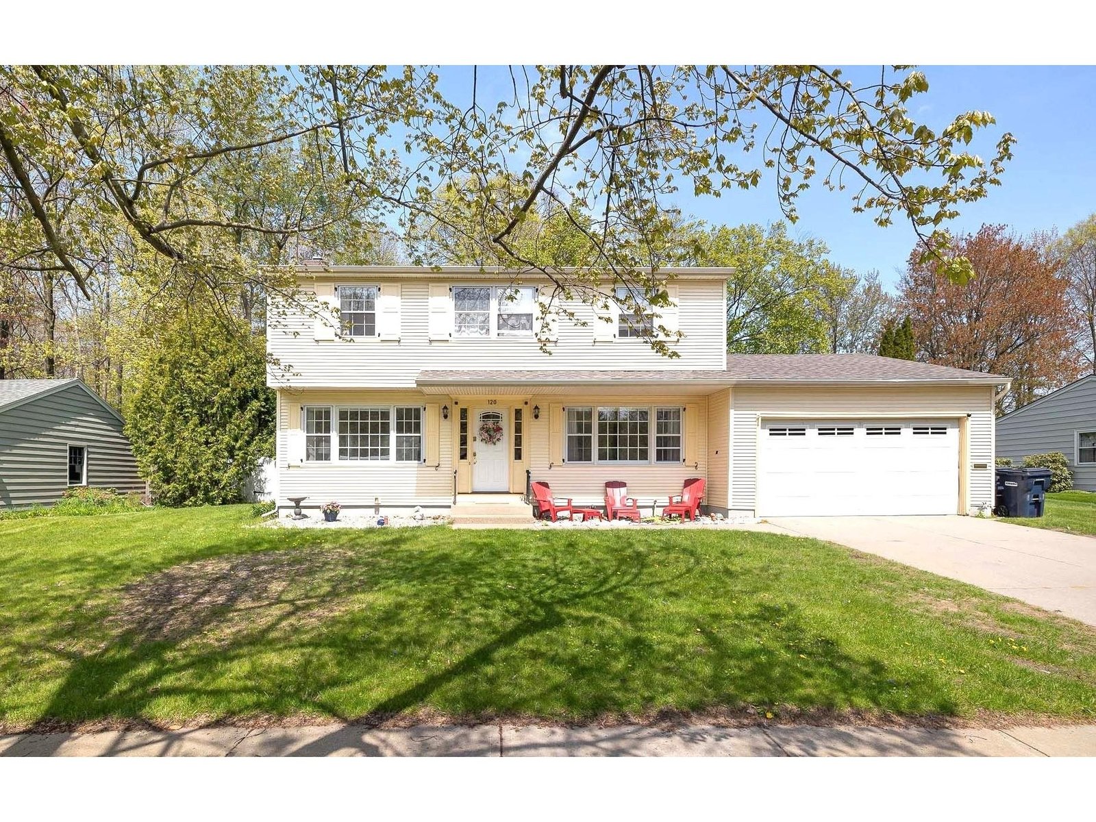 120 Lakewood Parkway, Burlington