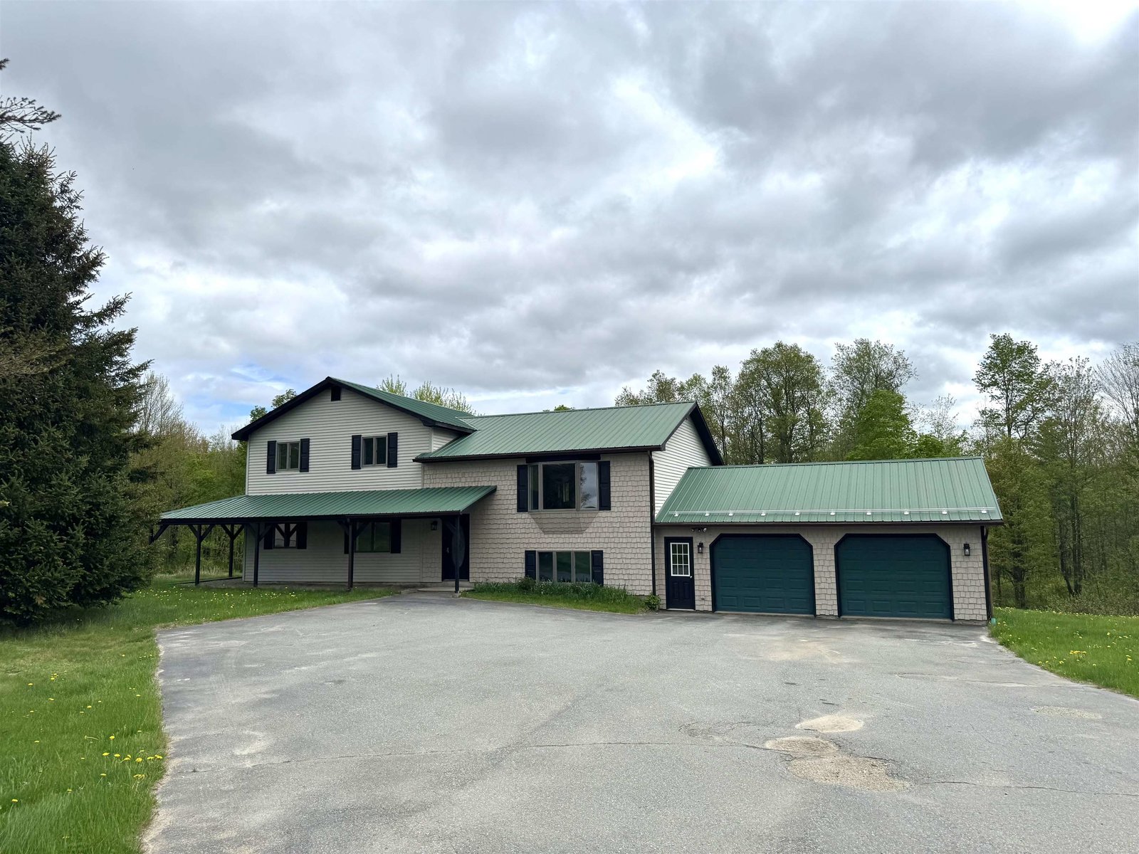 141 Meadow Lane Circle, Troy