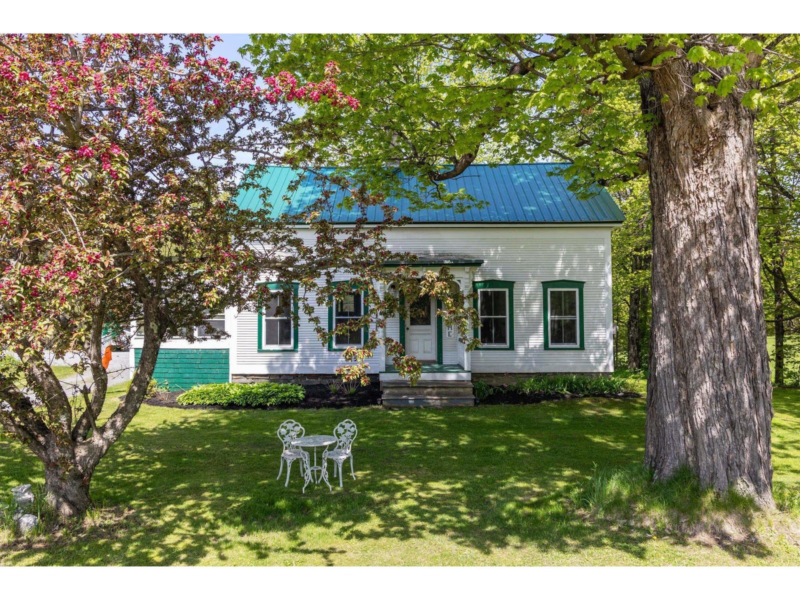 33 Brookside Road, Westford