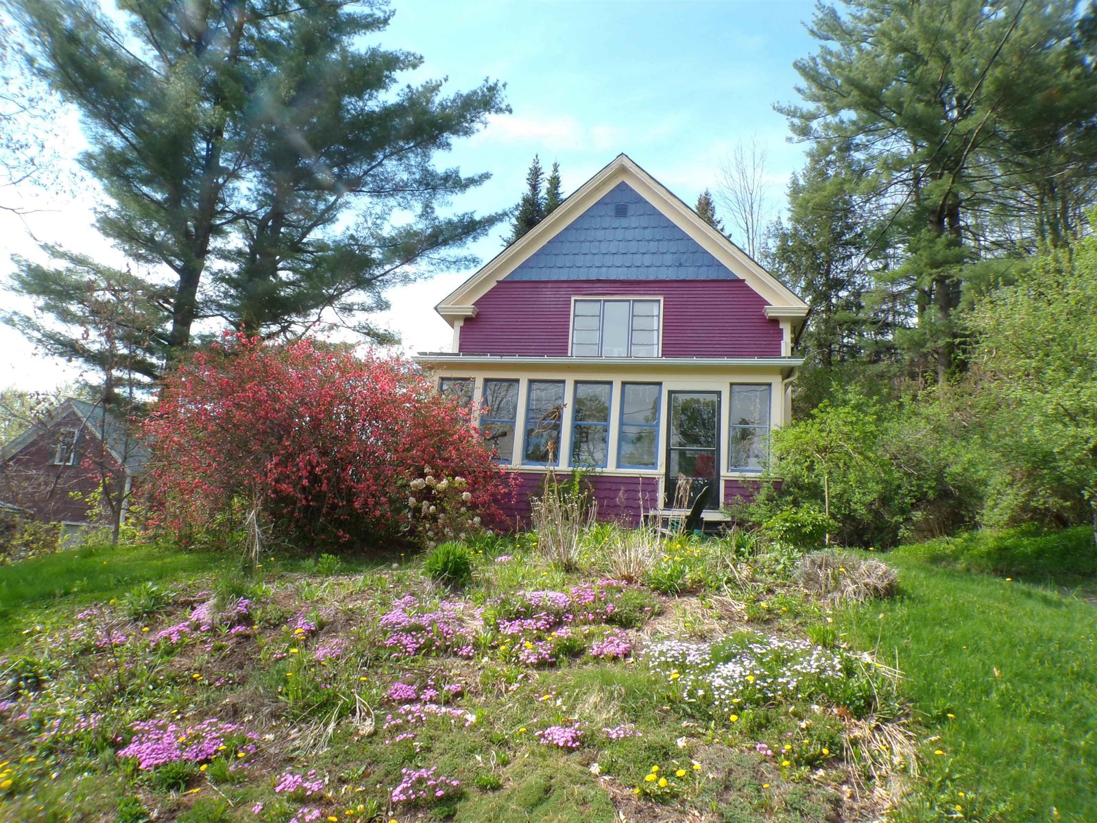 137 Pleasant Street, Barton