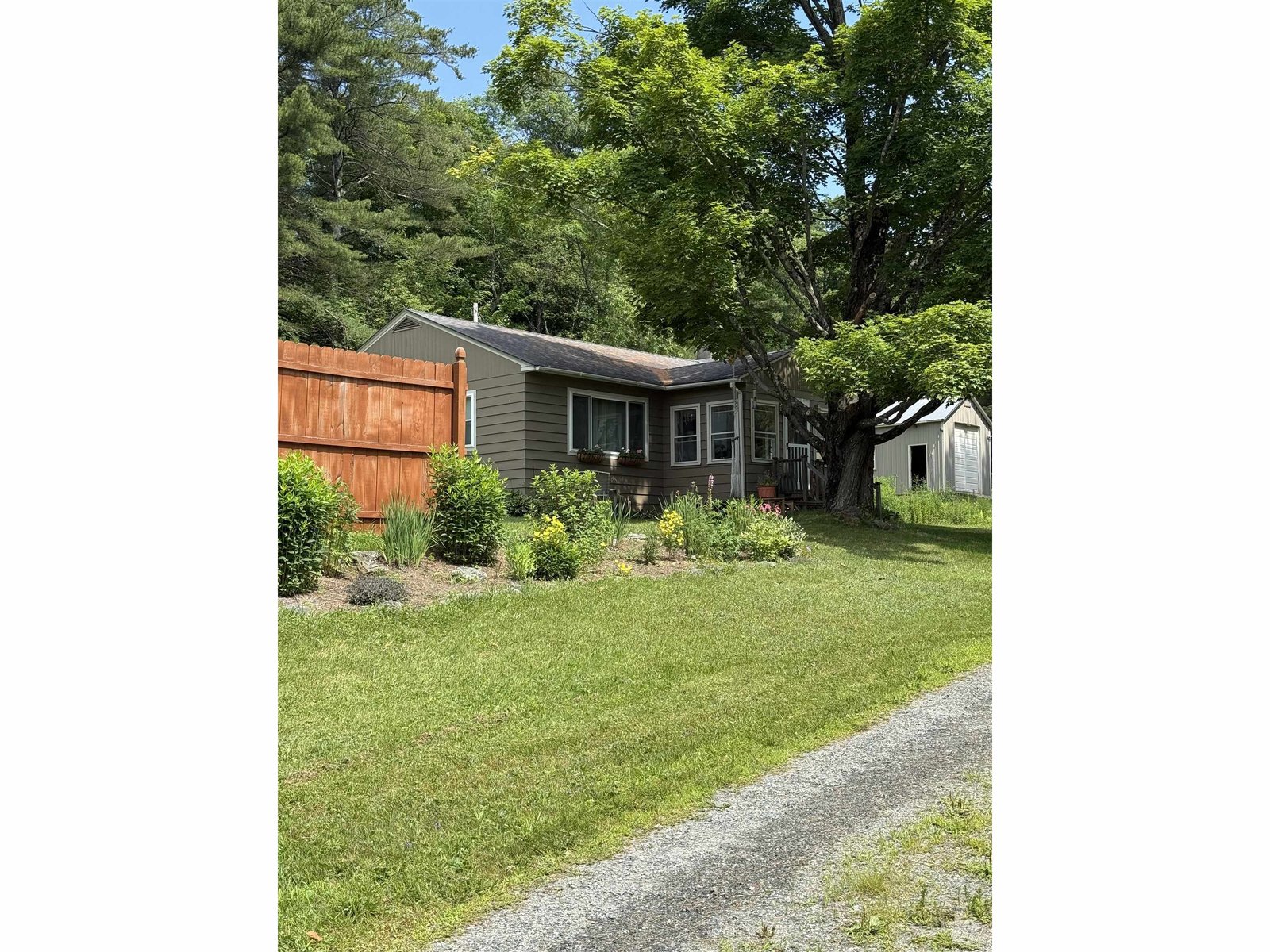 261 VT 15 E Road, Hyde Park
